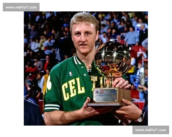 总决赛 MVP 之争白热化!杰威 40 分创历史纪录 美媒盛赞:张伯伦再生! 总决赛 MVP 之争白热化!杰威 40 分创历史纪录 美媒盛赞:张伯伦再生!