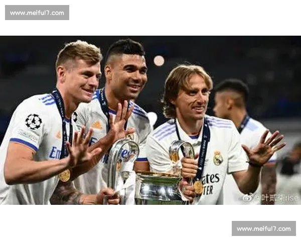 眼神里的纯白信仰：皇马球迷的热爱无需言说