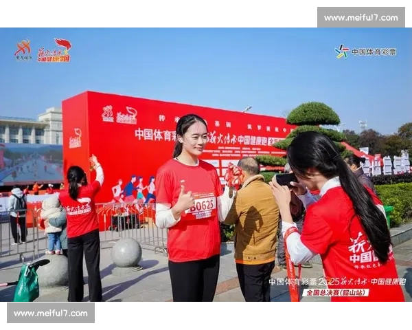 致敬幕后英雄，总决赛工作人员辛勤付出！