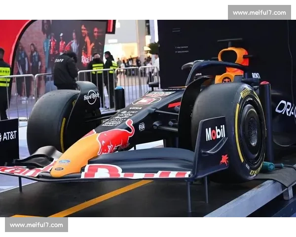 虚拟赛道上的速度狂欢，F1车手们玩嗨了！